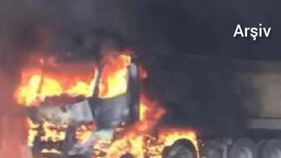 Şanlıurfa-Mardin Yolunda Dehşet Anları: Seyir Halindeki Kamyon Alev Alev Yandı!