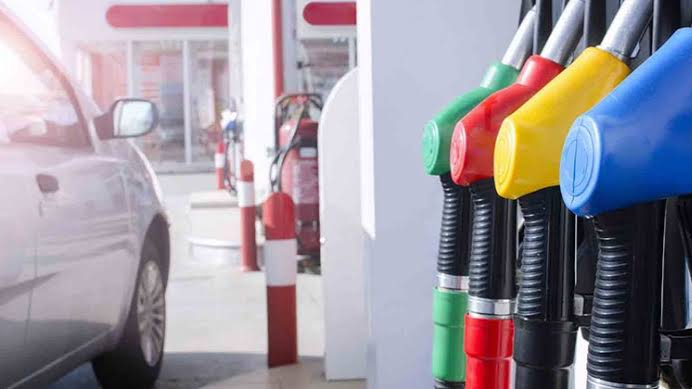 Araç Sahiplerine Müjde: Akaryakıtta Rekor İndirim! Motorin ve Benzinde Bu Geceden İtibaren Büyük Düşüş