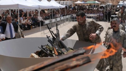 Tarihi Gelişme! 30 PKK'lı Silah Bıraktı: İşte Kimlik Bilgileri ve Memleketleri