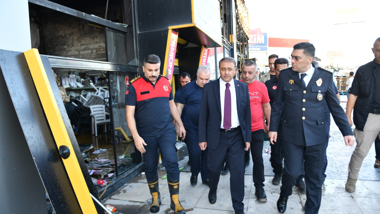 Şanlıurfa’da Yangın Paniği: Haliliye’de İş Yerini Alevler Sardı, Vali ve Emniyet Müdürü İnceleme Yaptı