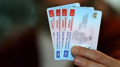 SÜRÜCÜLERE SON UYARI! 31 EKİM'DEN SONRA EHLİYETİNİZ ÇÖP OLABİLİR! YENİLEME ÜCRETİ 7 BİN 438 LİRAYA FIRLAYACAK!