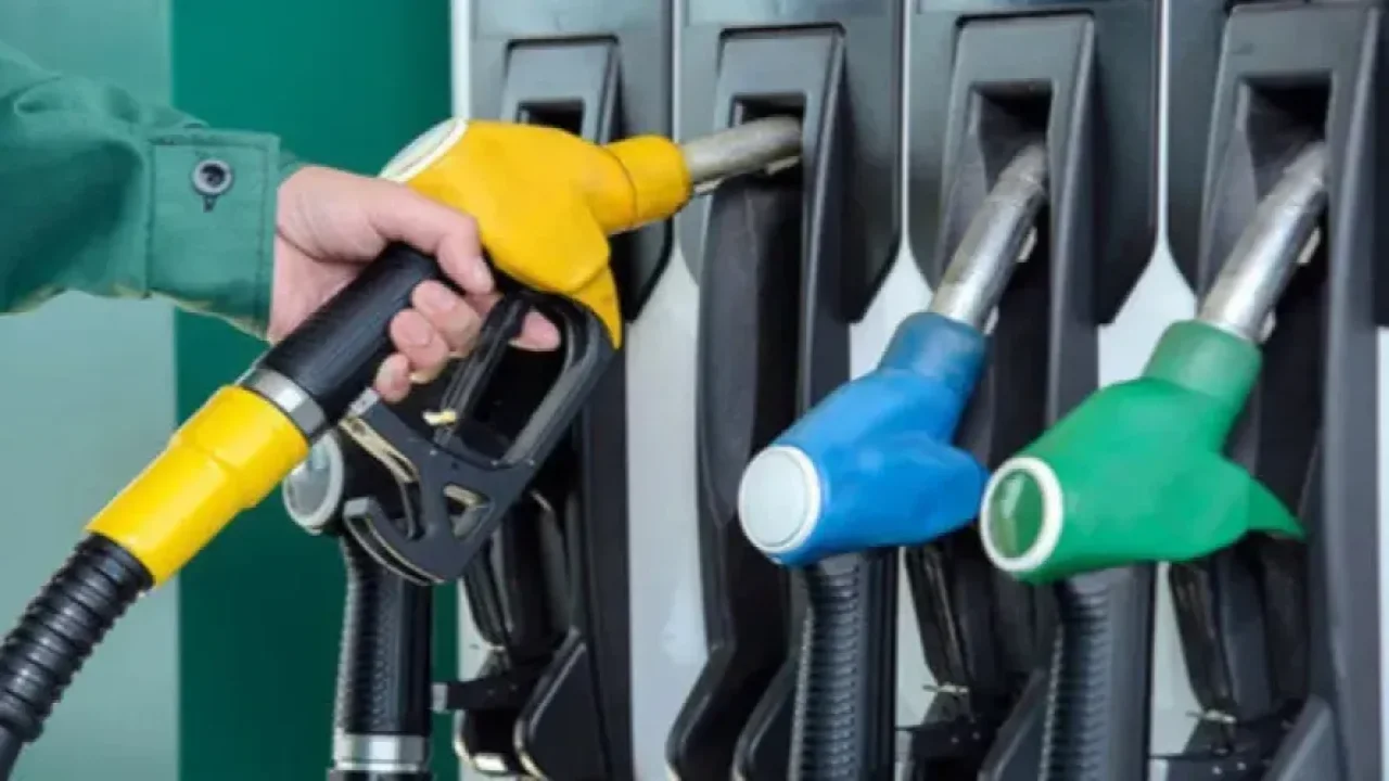 Şanlıurfa’da Akaryakıta İndirim Yansıdı: Tabelalar Yenilendi