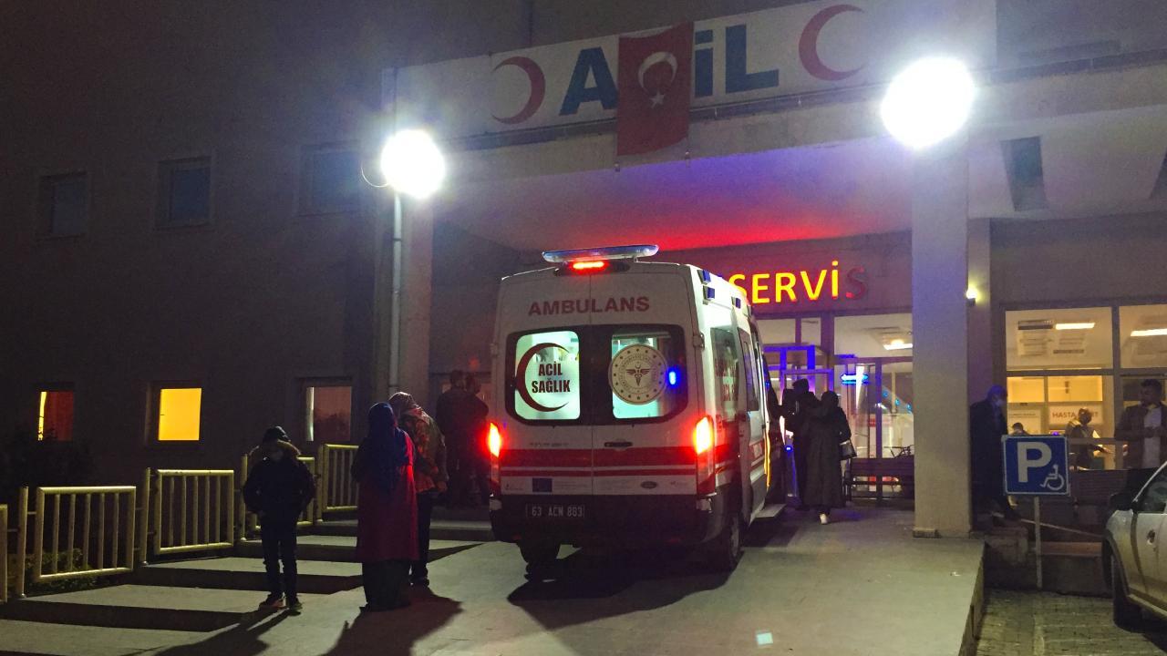 Şanlıurfa’da Buzlanan Yolda Can Pazarı: İki Araç Kafa Kafaya Çarpıştı, 3 Yaralı