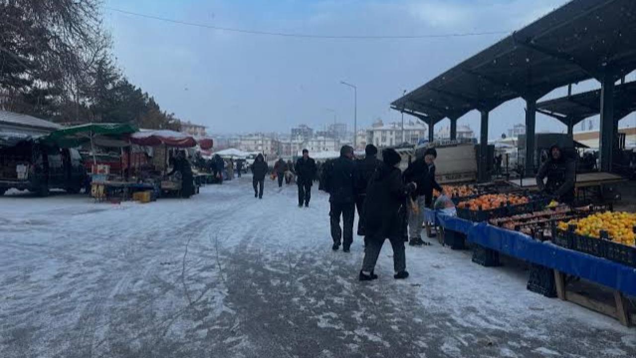 Şanlıurfa’da Kar ve Don Pazarı Vurdu: Sebze ve Meyve Fiyatları Uçuşa Geçti