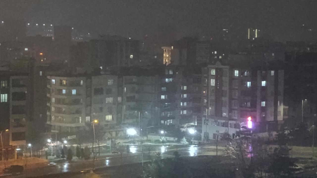 Şanlıurfa’da Sis ve Sağanak Alarmı: Sürücülere “Zorunlu Olmadıkça Yola Çıkmayın” Uyarısı